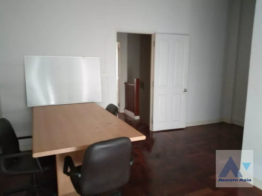 7  3 br House For Sale in Pattanakarn ,Bangkok ARL Hua Mak at House AA36391