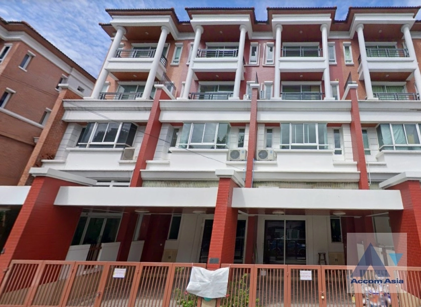  2  13 br Townhouse for rent and sale in Sathorn ,Bangkok  AA36392