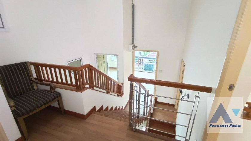 11  13 br Townhouse for rent and sale in Sathorn ,Bangkok  AA36392