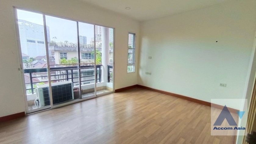 8  13 br Townhouse for rent and sale in Sathorn ,Bangkok  AA36392