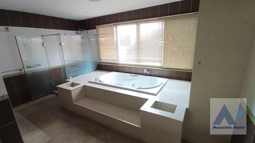 15  13 br Townhouse for rent and sale in Sathorn ,Bangkok  AA36392