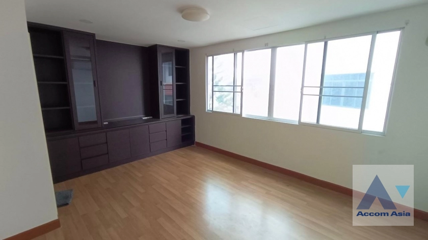 14  13 br Townhouse for rent and sale in Sathorn ,Bangkok  AA36392