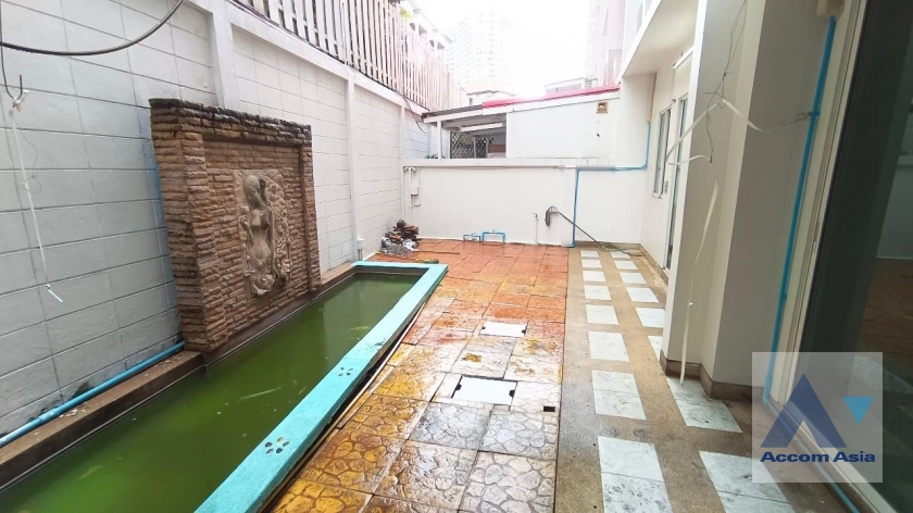 18  13 br Townhouse for rent and sale in Sathorn ,Bangkok  AA36392