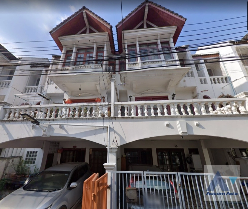  2  3 br Townhouse for rent and sale in Sathorn ,Bangkok  AA36393
