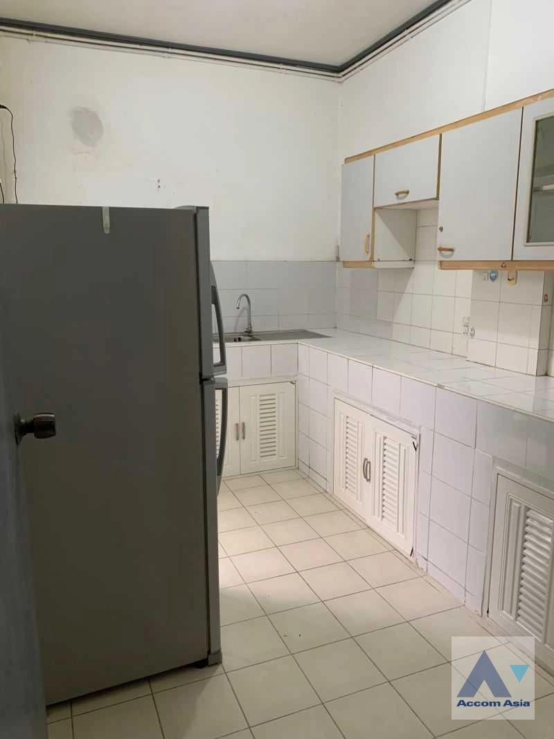 9  3 br Townhouse for rent and sale in Sathorn ,Bangkok  AA36393