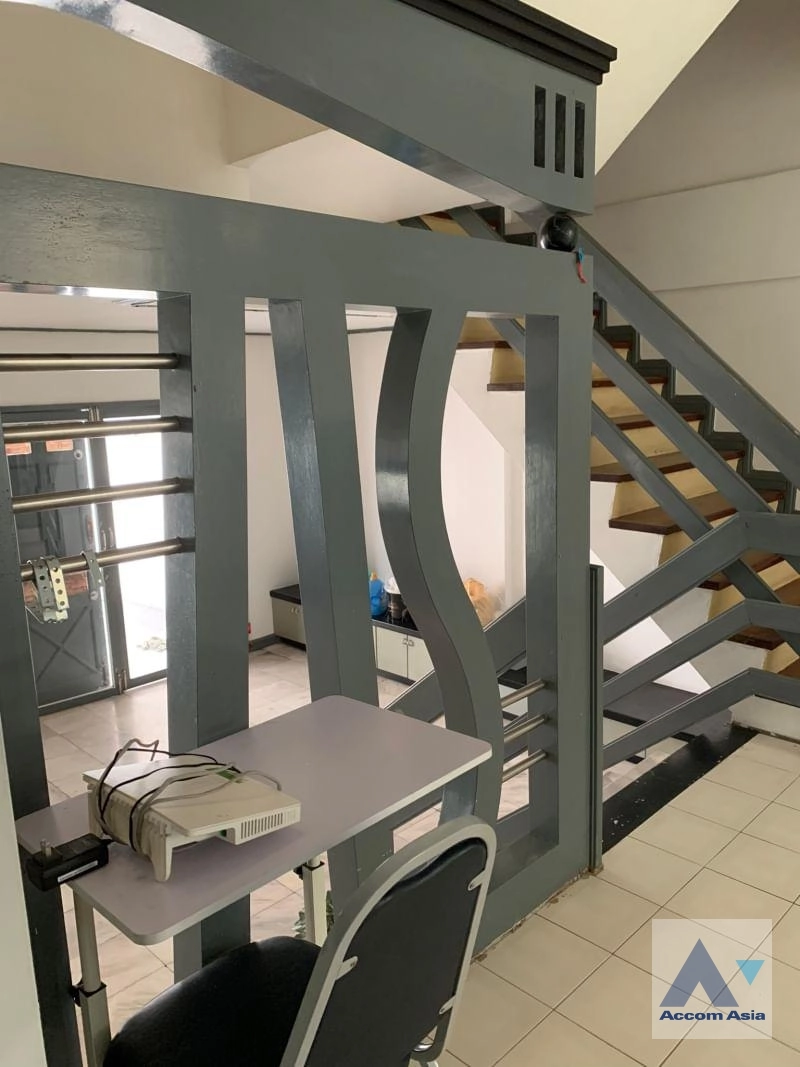 6  3 br Townhouse for rent and sale in Sathorn ,Bangkok  AA36393