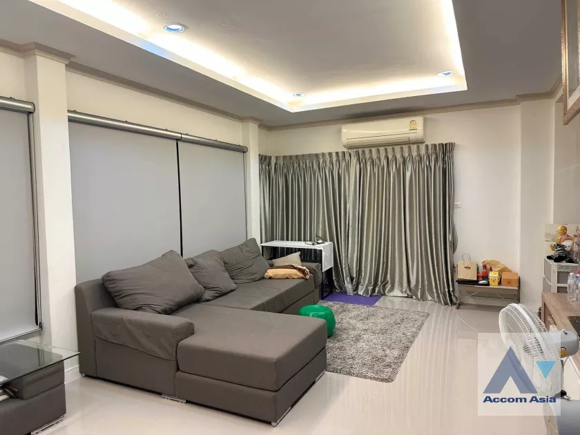  1  3 br House For Sale in Pattanakarn ,Bangkok BTS Udomsuk at House AA36394