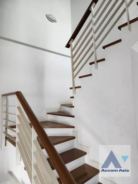 6  3 br House For Sale in Pattanakarn ,Bangkok  at House AA36397