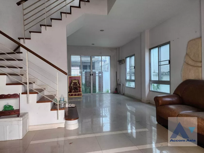  1  3 br House For Sale in Pattanakarn ,Bangkok  at House AA36397