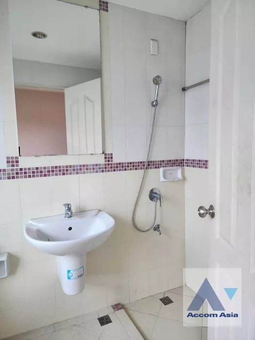 12  3 br House For Sale in Pattanakarn ,Bangkok  at House AA36397