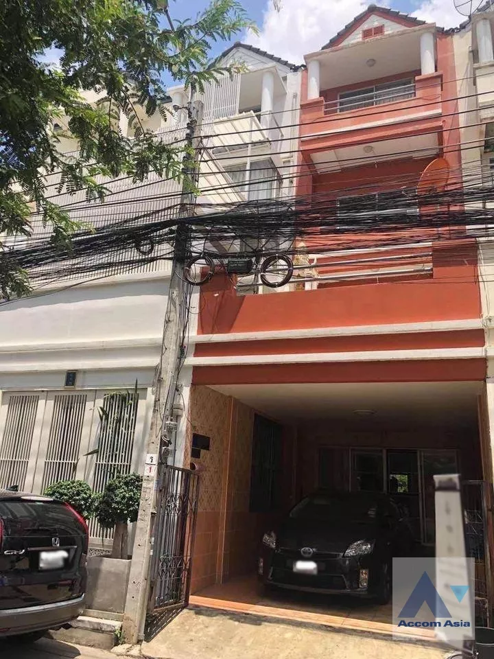  2  4 br Townhouse For Rent in ratchadapisek ,Bangkok  AA36398