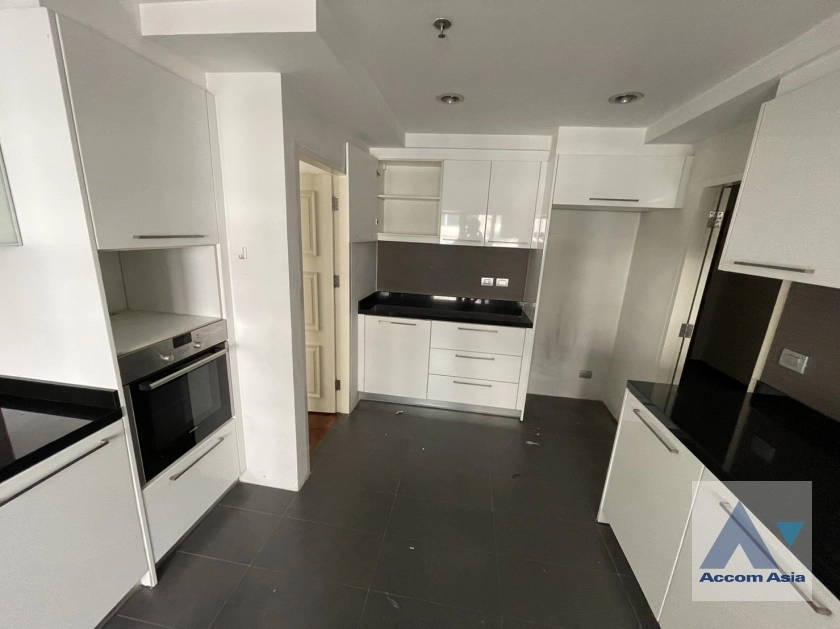 unit 3 Bedrooms  Apartment For Rent in Sukhumvit, Bangkok  near BTS Thong Lo (AA36404)