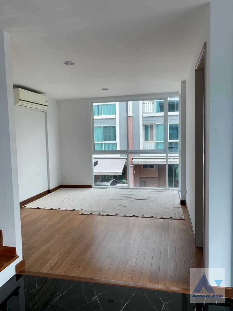 5  3 br Townhouse for rent and sale in Sathorn ,Bangkok BRT Nararam 3 at Cote Maison Rama 3 AA36411