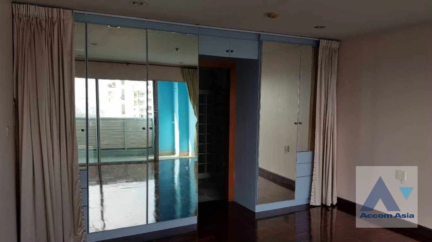 4  2 br Condominium For Sale in Sathorn ,Bangkok  at Modern Home Tower AA36413