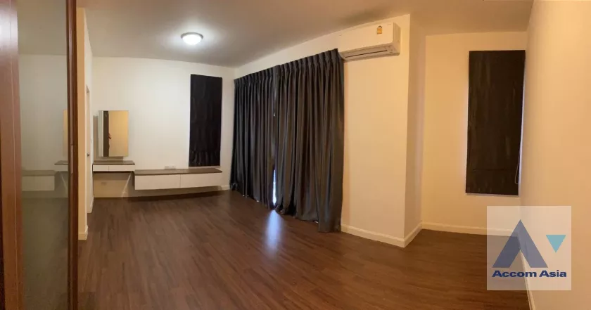  3 Bedrooms  Townhouse For Rent in Pattanakarn, Bangkok  near BTS On Nut (AA36418)