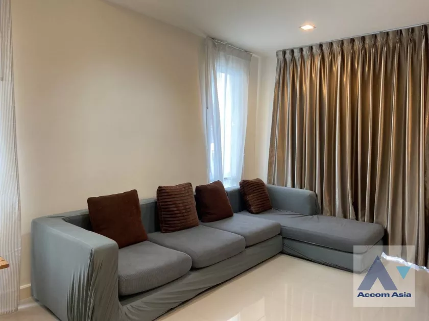  3 Bedrooms  Townhouse For Rent in Pattanakarn, Bangkok  near BTS On Nut (AA36418)