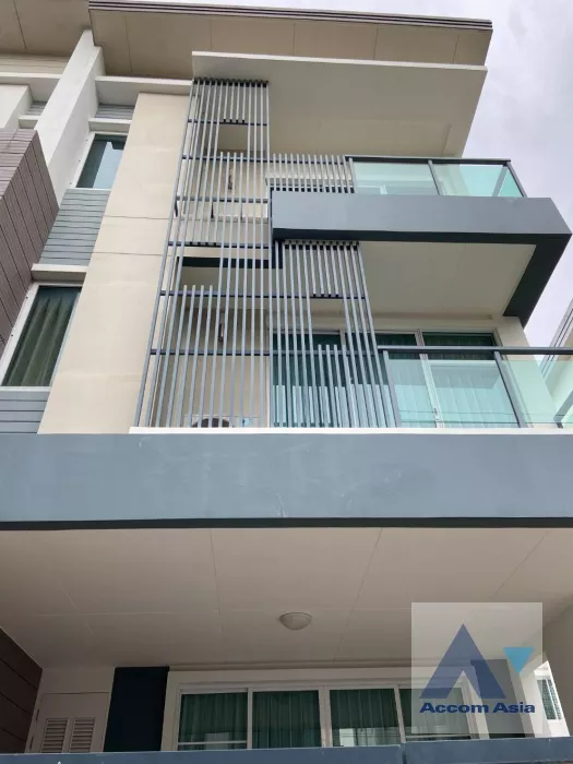  Town Avenue Srinagarin Townhouse  3 Bedroom for Rent BTS On Nut in Pattanakarn Bangkok