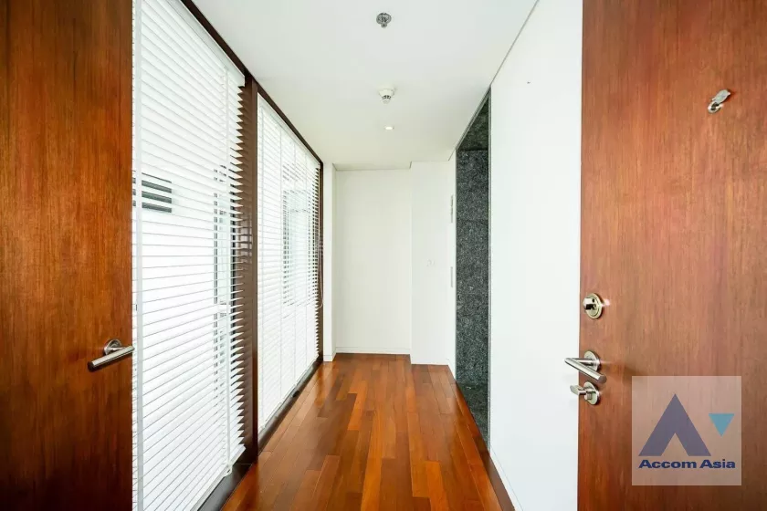 7  3 br Condominium For Rent in Ploenchit ,Bangkok BTS Ratchadamri at Hansar Residence AA36420