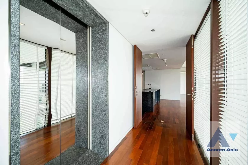 6  3 br Condominium For Rent in Ploenchit ,Bangkok BTS Ratchadamri at Hansar Residence AA36420