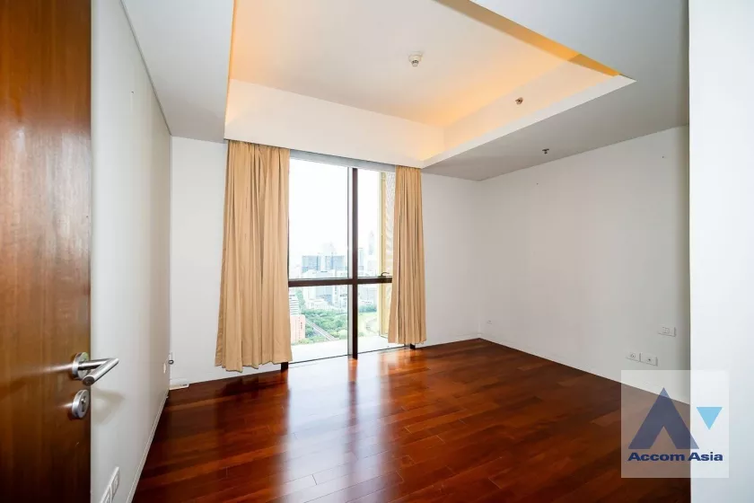 11  3 br Condominium For Rent in Ploenchit ,Bangkok BTS Ratchadamri at Hansar Residence AA36420