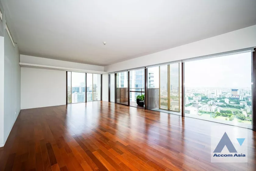  3 Bedrooms  Condominium For Rent in Ploenchit, Bangkok  near BTS Ratchadamri (AA36420)