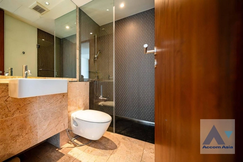 16  3 br Condominium For Rent in Ploenchit ,Bangkok BTS Ratchadamri at Hansar Residence AA36420