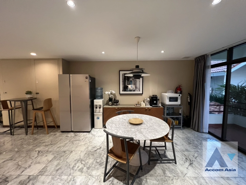  1  4 br Townhouse For Sale in Pattanakarn ,Bangkok ARL Hua Mak AA36437