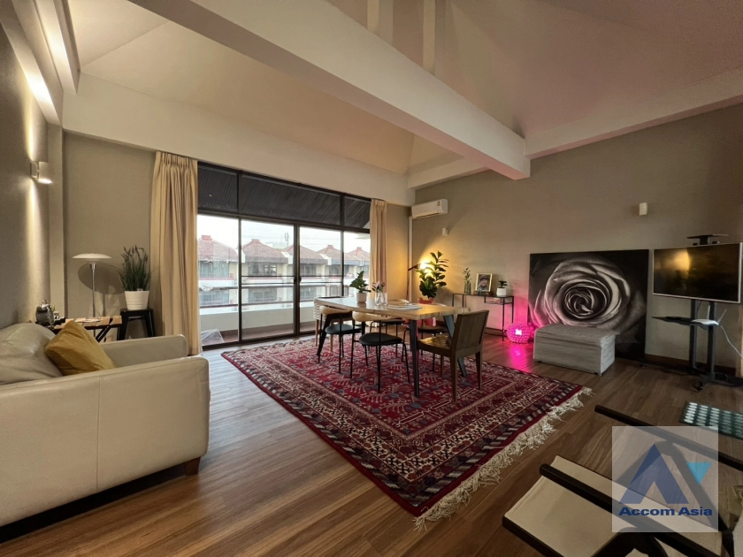 6  4 br Townhouse For Sale in Pattanakarn ,Bangkok ARL Hua Mak AA36437