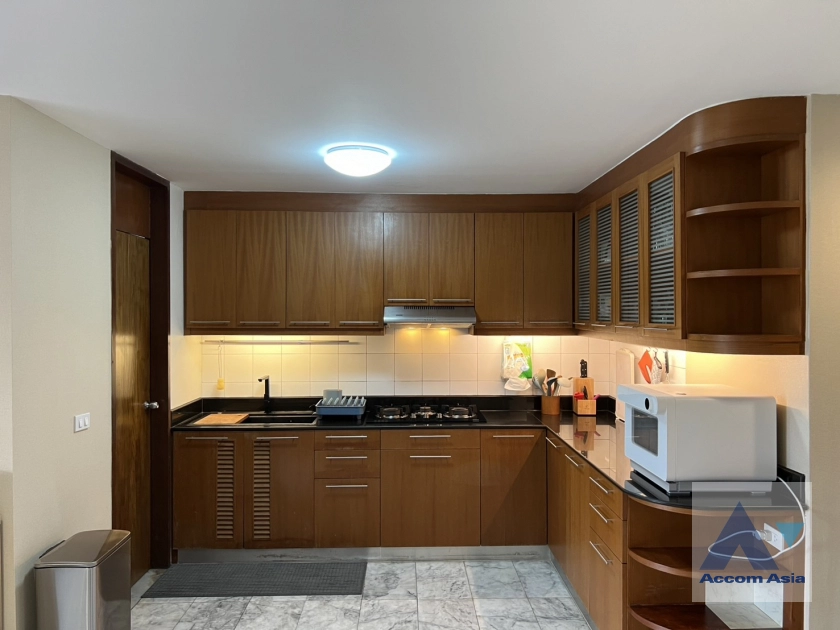 8  4 br Townhouse For Sale in Pattanakarn ,Bangkok ARL Hua Mak AA36437