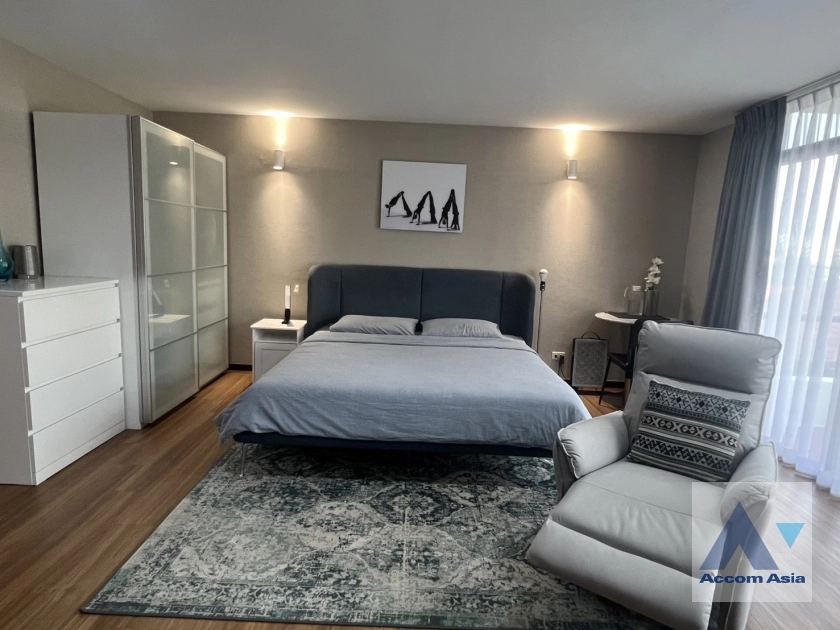 9  4 br Townhouse For Sale in Pattanakarn ,Bangkok ARL Hua Mak AA36437