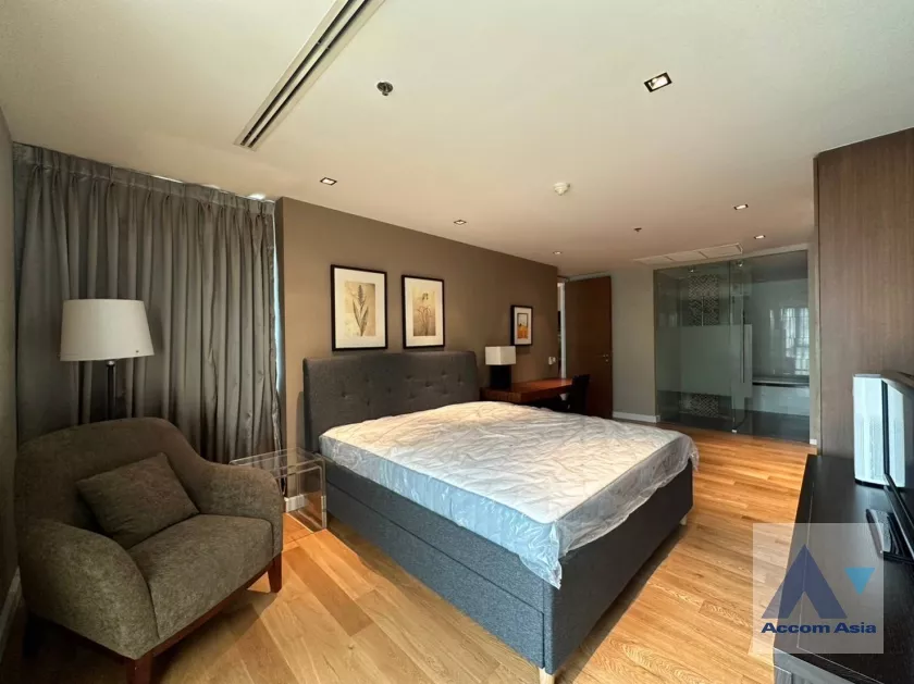 5  2 br Condominium for rent and sale in Silom ,Bangkok BTS Sala Daeng - MRT Silom at The Legend Saladaeng AA36440