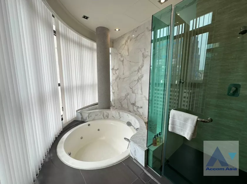 11  3 br Apartment For Rent in Silom ,Bangkok BTS Sala Daeng - MRT Silom at Suite For Family AA36441