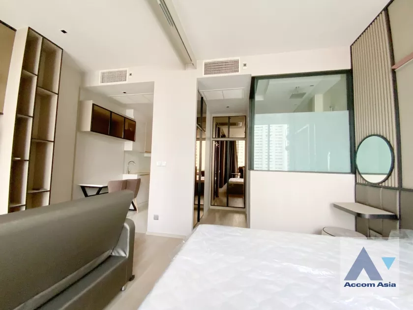  1  1 br Condominium For Sale in Silom ,Bangkok BTS Chong Nonsi at Ashton Silom AA36453