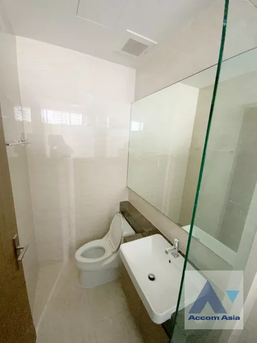 5  1 br Condominium For Sale in Silom ,Bangkok BTS Chong Nonsi at Ashton Silom AA36453