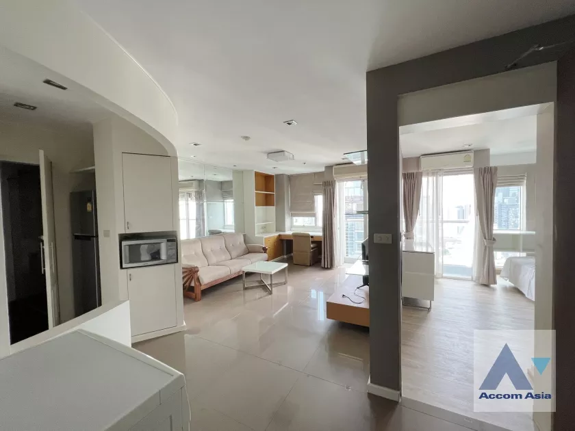 Silom Suite Condominium  1 Bedroom for Sale BTS Chong Nonsi in Silom Bangkok