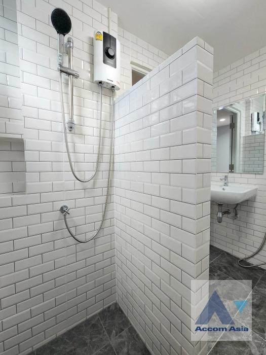 16  2 br House For Rent in Sukhumvit ,Bangkok BTS Phra khanong AA36459