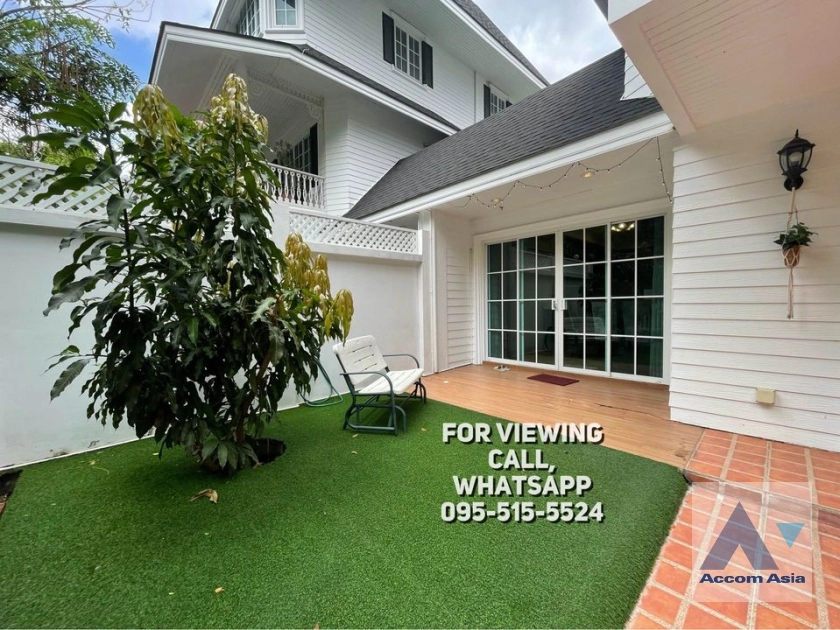 unit 3 Bedrooms  Townhouse For Rent in Bang Na, Bangkok  near BTS Bearing (AA36460)