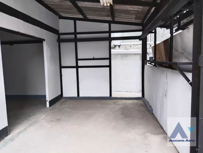 17  House for rent and sale in Sukhumvit ,Bangkok BTS Ekkamai AA36473