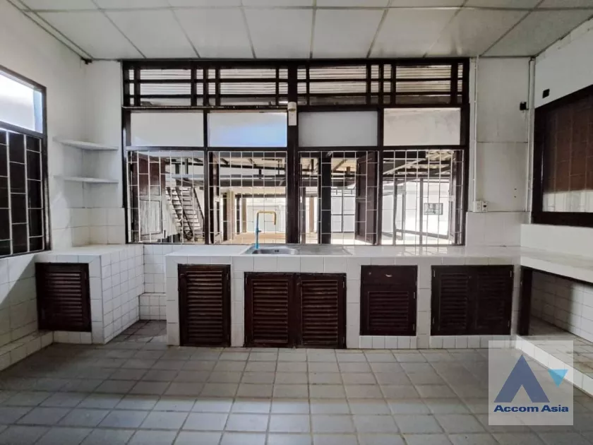 19  House for rent and sale in Sukhumvit ,Bangkok BTS Ekkamai AA36473