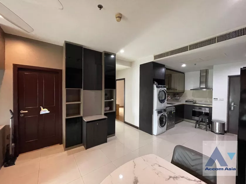  2 Bedrooms  Condominium For Sale in Sukhumvit, Bangkok  near BTS Nana (AA36485)