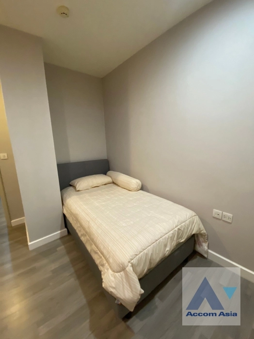 11  2 br Condominium For Sale in Silom ,Bangkok BTS Surasak at The Room Sathorn Pan Road AA36490