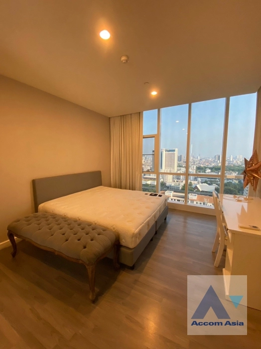 9  2 br Condominium For Sale in Silom ,Bangkok BTS Surasak at The Room Sathorn Pan Road AA36490