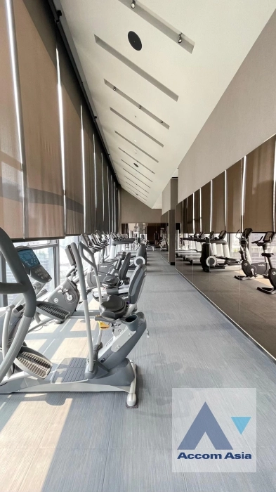 13  2 br Condominium For Sale in Silom ,Bangkok BTS Surasak at The Diplomat Sathorn AA36491