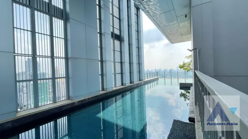 10  2 br Condominium For Sale in Silom ,Bangkok BTS Surasak at The Diplomat Sathorn AA36491