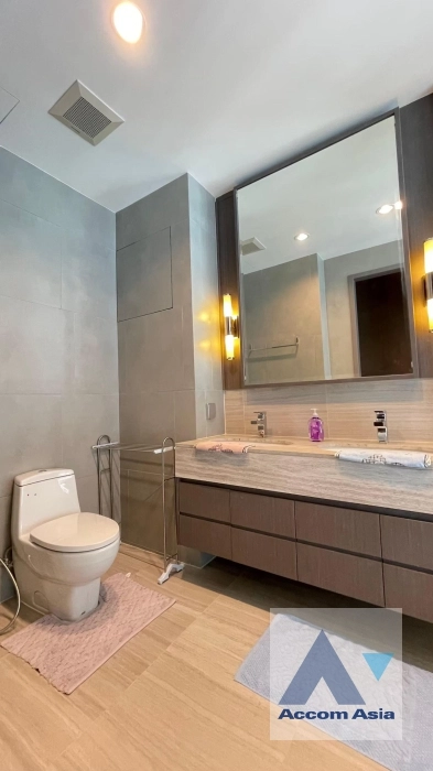 8  2 br Condominium For Sale in Silom ,Bangkok BTS Surasak at The Diplomat Sathorn AA36491