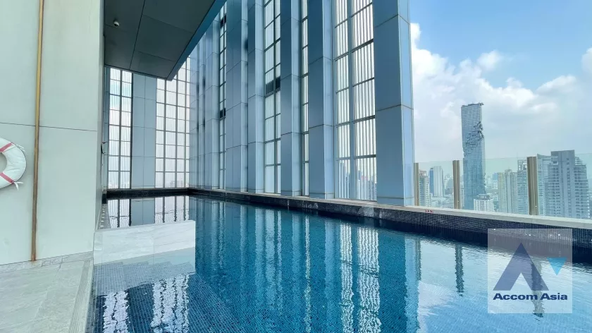11  2 br Condominium For Sale in Silom ,Bangkok BTS Surasak at The Diplomat Sathorn AA36491