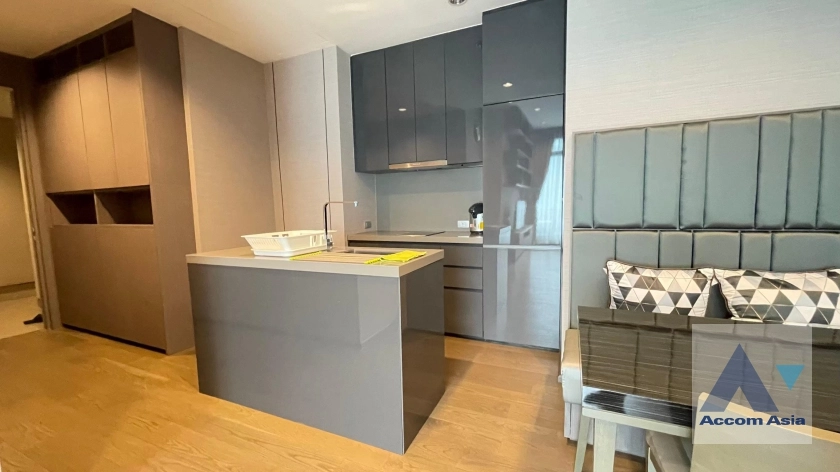 unit 2 Bedrooms  Condominium For Sale in Silom, Bangkok  near BTS Surasak (AA36491)