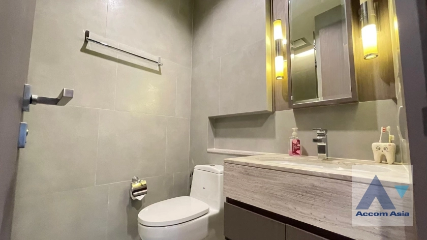 9  2 br Condominium For Sale in Silom ,Bangkok BTS Surasak at The Diplomat Sathorn AA36491