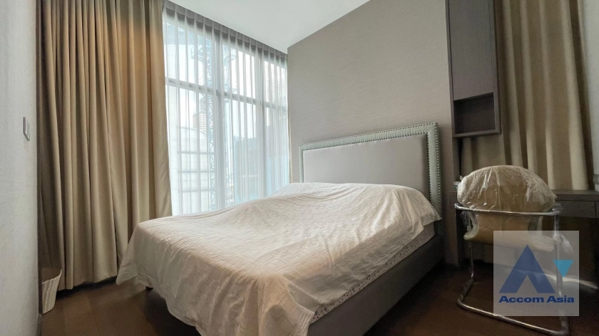 6  2 br Condominium For Sale in Silom ,Bangkok BTS Surasak at The Diplomat Sathorn AA36491