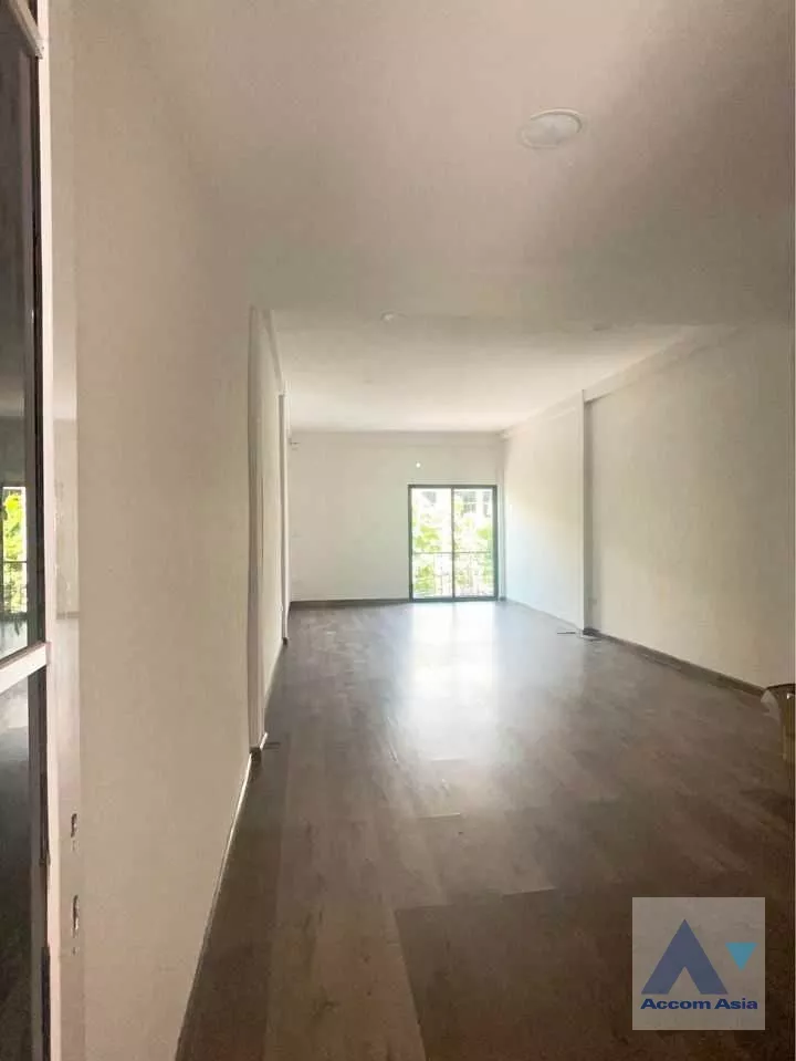 unit Building For Rent in Sathorn, Bangkok  near BTS Saint Louis (AA36496)